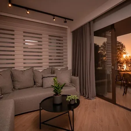 Point Ephemere Beachfront Apartments Zakynthos Town Exterior photo