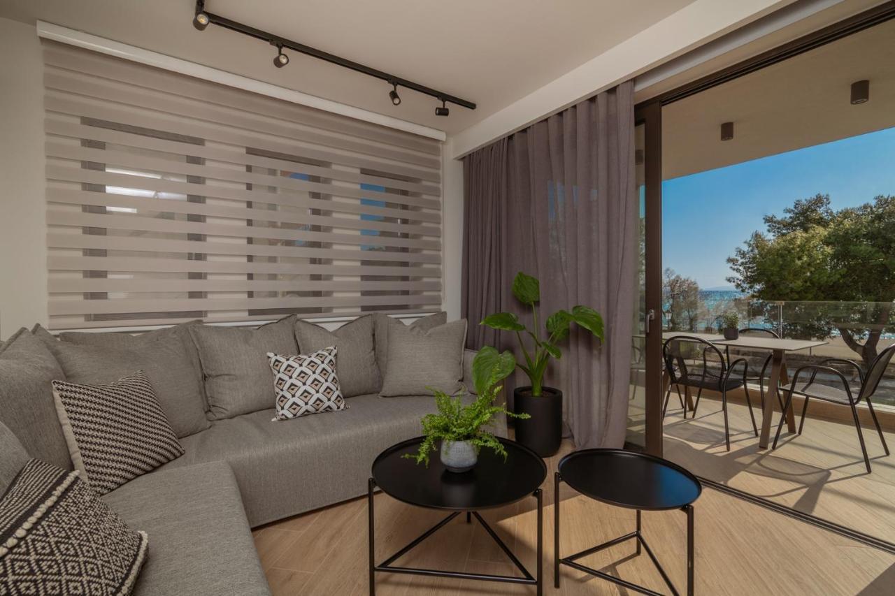 Apartment Point Ephemere Beachfront *